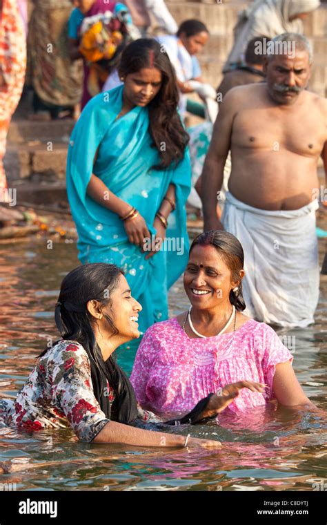 Indian Bathing Videos and HD Footage .